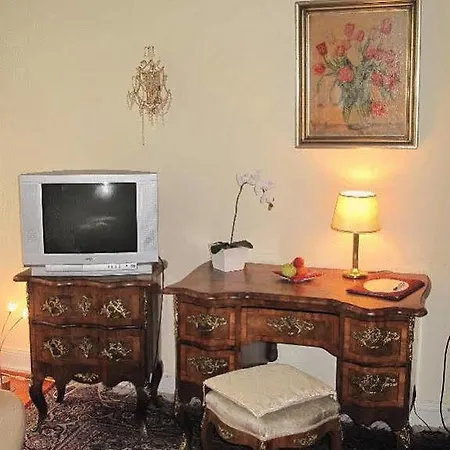 Villa Flora Hotel