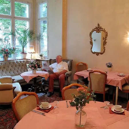 Villa Flora Hotel